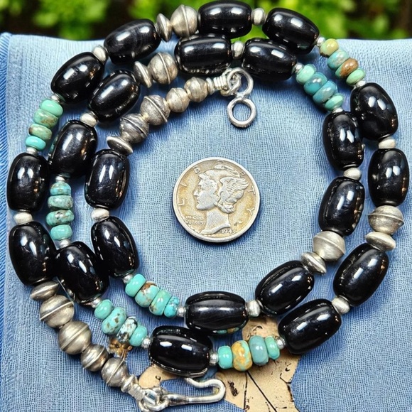 Sterling NAVAJO Pearl Black Onyx
Barrel Turquoise Beads Necklace VTG
Silver 19" - Picture 3 of 8